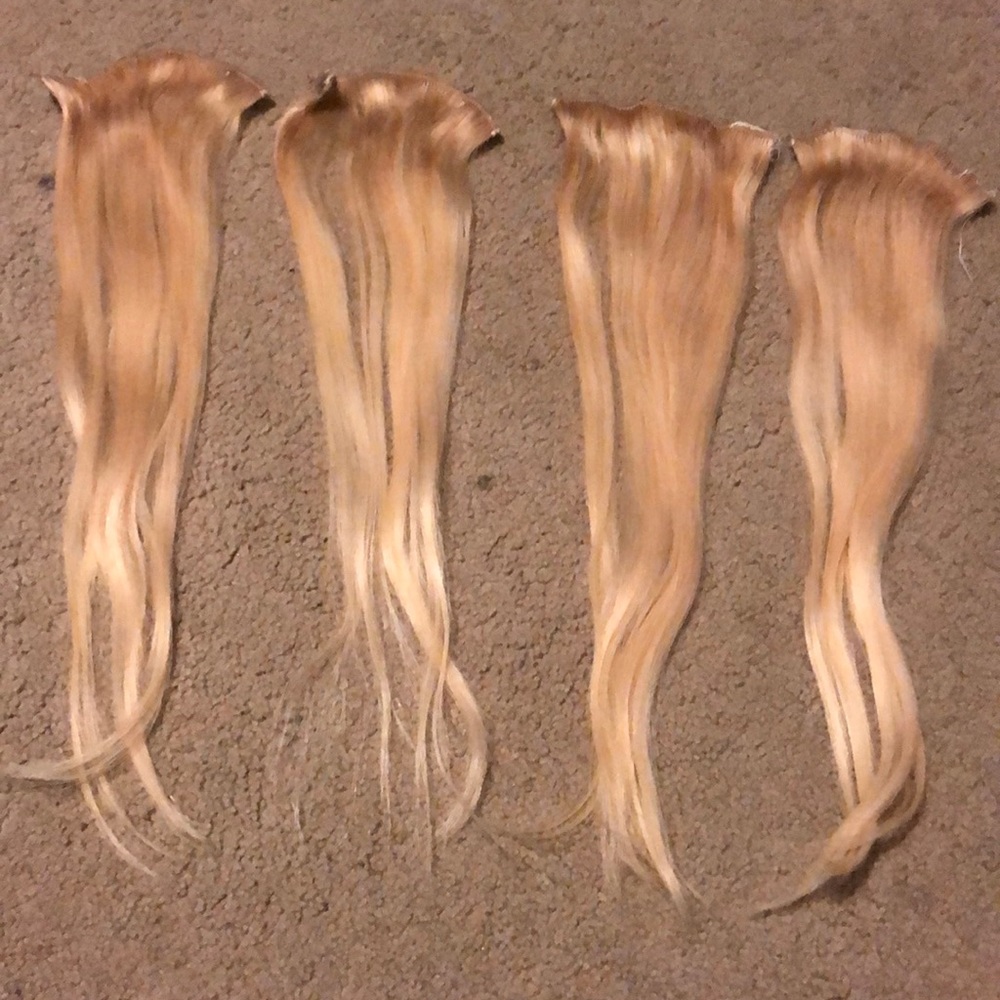 Blonde 24” human hair extensions
